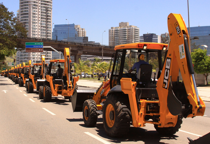 JCB's latest order follows on from a similar-sized order in 2012. JCB's latest order follows on from a similar-sized order in 2012.