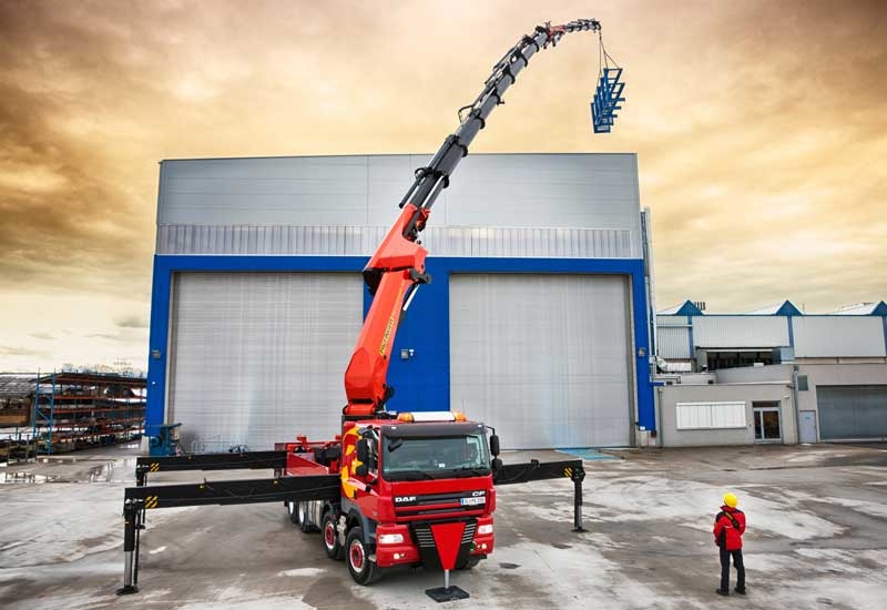 The new knuckle boom crane with the hydraulic fly jib attachment. The new knuckle boom crane with the hydraulic fly jib attachment.