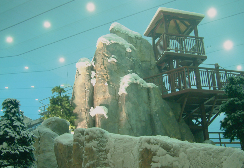 Theming contractor Amusement WhiteWater worked on the Ski Dubai attraction. Theming contractor Amusement WhiteWater worked on the Ski Dubai attraction.