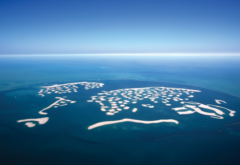 The World devlopement and its 300 islands. The World devlopement and its 300 islands.