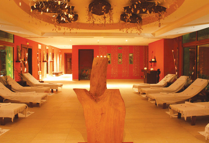 The interiors of the building were designed an individual concept for each space, whether for massage, fitness, relaxation or sauna The interiors of the building were designed an individual concept for each space, whether for massage, fitness, relaxation or sauna