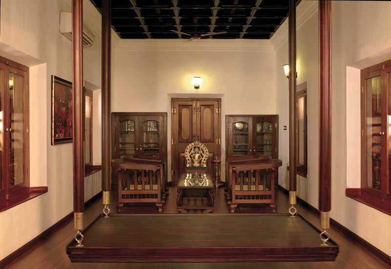 The lounge has traditional jhula and colonial-style furniture. The lounge has traditional jhula and colonial-style furniture.