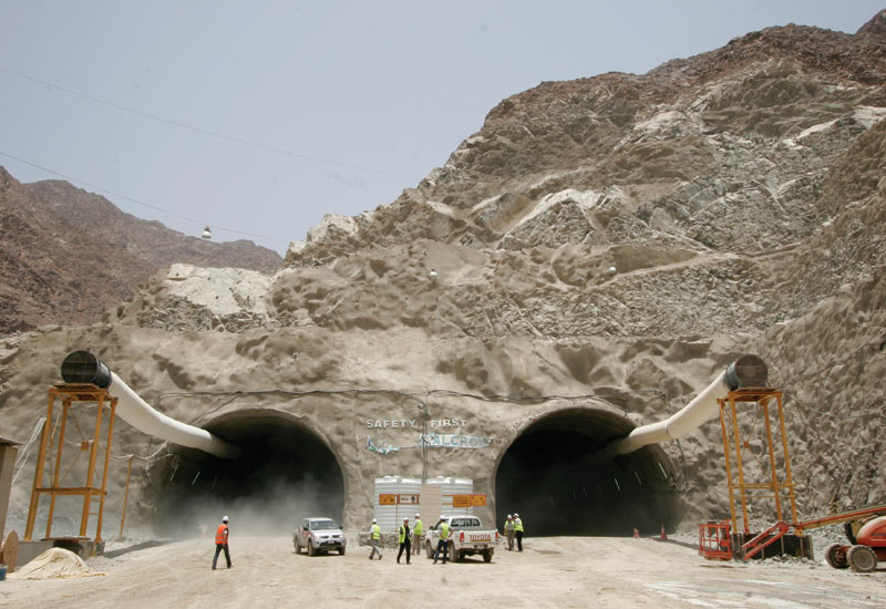 The front of the twin tunnels. This difficult project ?is like building a dam, only a dam would be easier? according to the site manager. The front of the twin tunnels. This difficult project ?is like building a dam, only a dam would be easier? according to the site manager.