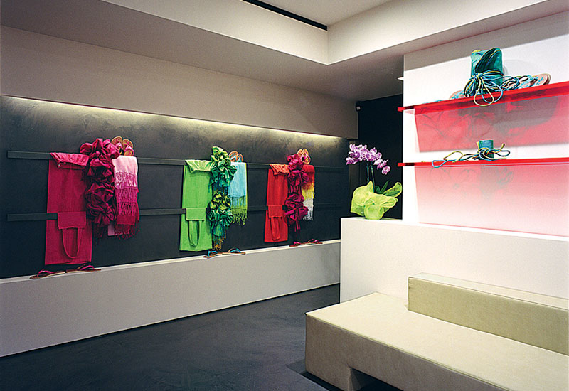 A PLS-designed boutique, located at Campomarzio 9, in Rome. A PLS-designed boutique, located at Campomarzio 9, in Rome.