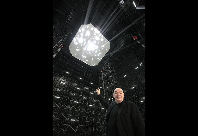 Jean Nouvel tests out the Louvre Abu Dhabi's dome Jean Nouvel tests out the Louvre Abu Dhabi's dome