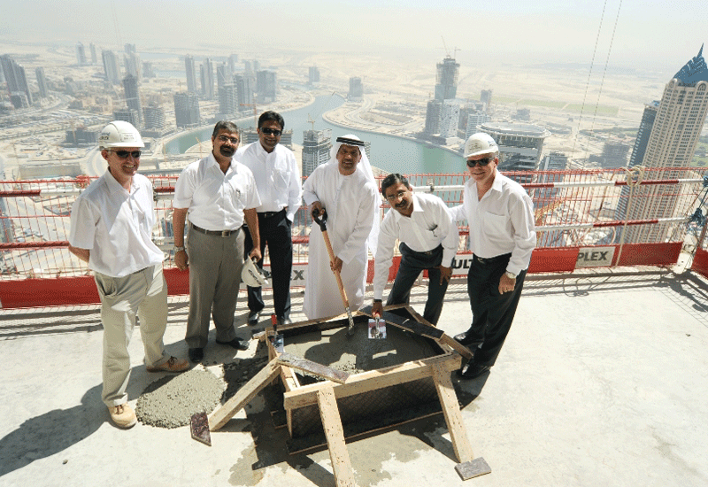 Emirates Park Towers is a 1612-room twin-tower hotel and apartment property. Emirates Park Towers is a 1612-room twin-tower hotel and apartment property.