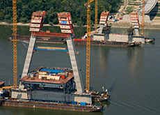 Peri's self-climbing formwork is being used on the North Danube Bridge in Budapest. Peri's self-climbing formwork is being used on the North Danube Bridge in Budapest.