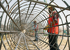 The contract, which is designed to manage risk in the volatile rebar market, was originally intended to be launched at the end of June The contract, which is designed to manage risk in the volatile rebar market, was originally intended to be launched at the end of June
