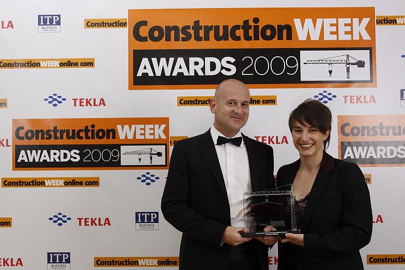 Ben Legg and Kathryn Mayes from Carillion Mena picked up the award Ben Legg and Kathryn Mayes from Carillion Mena picked up the award