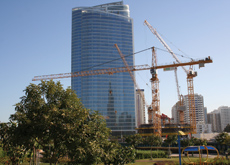 Top-spec cranes will build the tall structure. Top-spec cranes will build the tall structure.