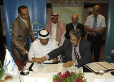 Snasco chairman Saleh Sorayai with Family Housing Develpment GM Sameer Al Tawaa. Snasco chairman Saleh Sorayai with Family Housing Develpment GM Sameer Al Tawaa.