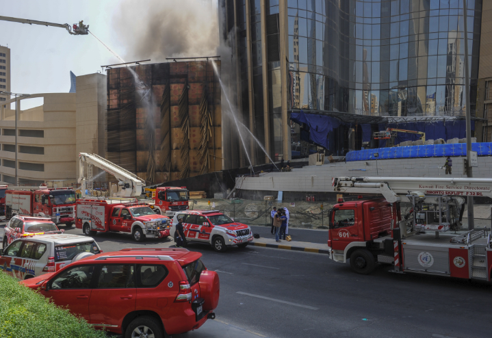 Fire At National Bank Of Kuwait S Under Construction Hq Put Out