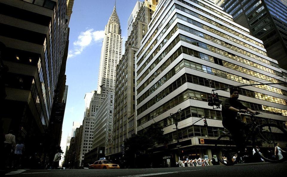 Uae Firm To Sell Famous Chrysler Skyscraper In New York
