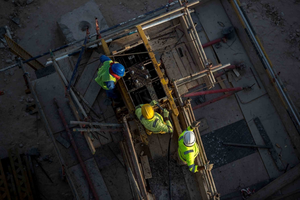 Expo 2020 Dubai's site will comprise 40,000 workers during peak construction. Expo 2020 Dubai's site will comprise 40,000 workers during peak construction.