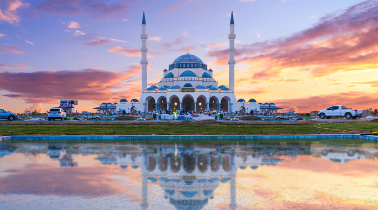 Sharjah Mosque is the UAE emirate's largest. Sharjah Mosque is the UAE emirate's largest.
