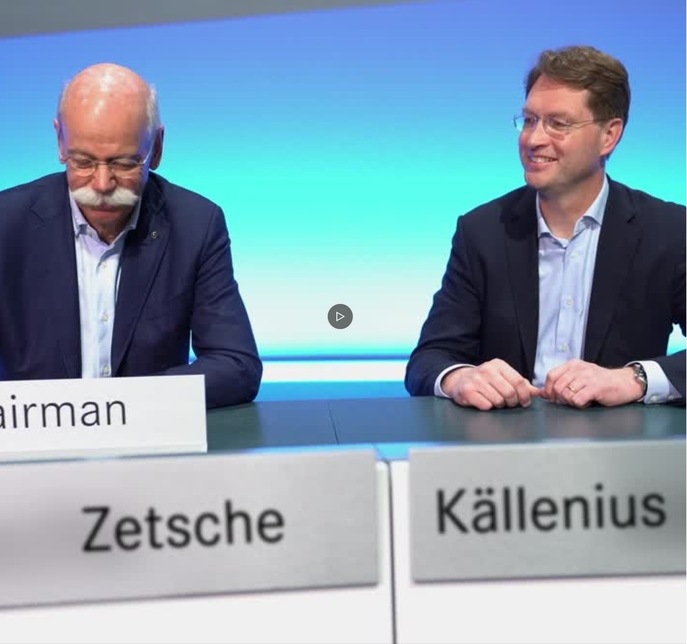 Zetsche hands over the reins to Källenius. Zetsche hands over the reins to Källenius.