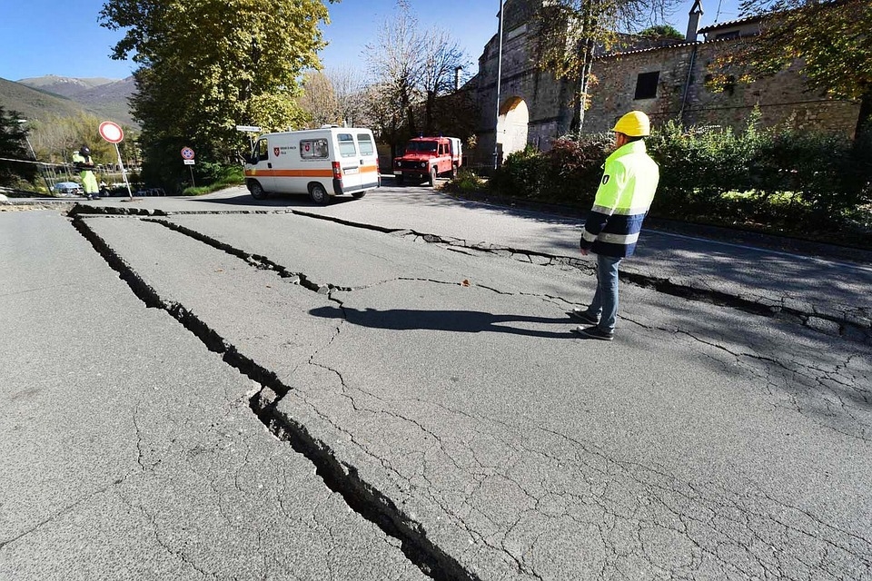 An earthquake in Iran caused tremors in Kuwait. An earthquake in Iran caused tremors in Kuwait.