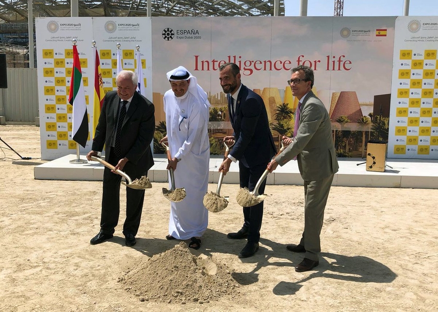 Work begins on Spain Pavilion. Work begins on Spain Pavilion.