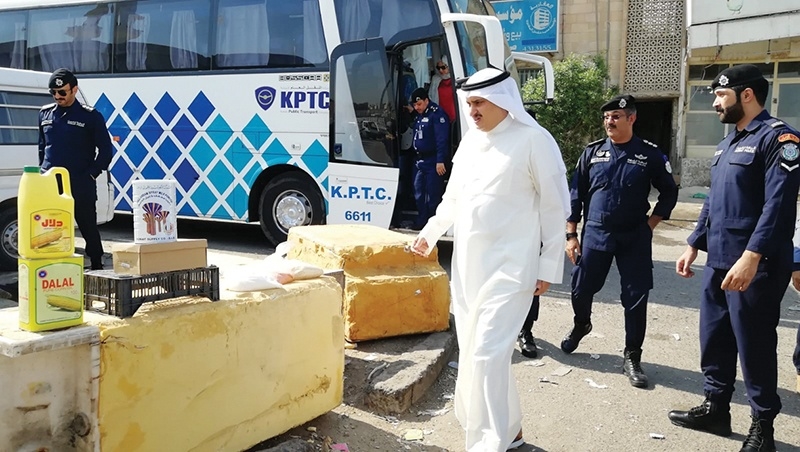 Kuwait Municipality's director general Ahmad Al-Manfouhi visited Jjleeb Al-Shoyoukh. Kuwait Municipality's director general Ahmad Al-Manfouhi visited Jjleeb Al-Shoyoukh.