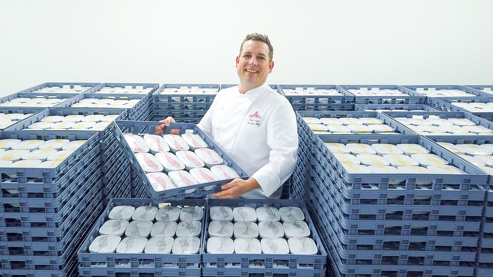 Emirates Flight Catering to reduce package waste by 750 tonnes/year Emirates Flight Catering to reduce package waste by 750 tonnes/year