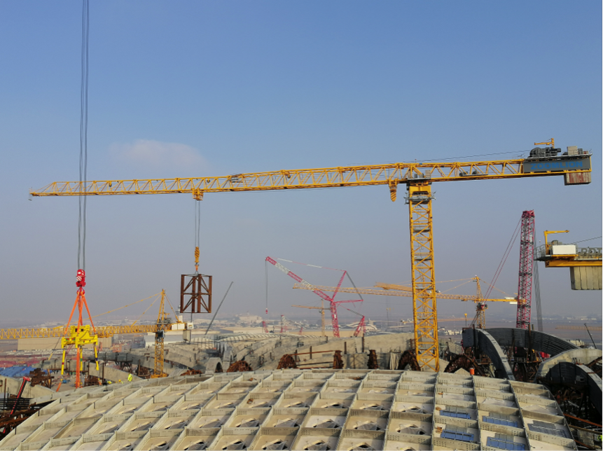 The tower crane has an 85-metre-long boom. The tower crane has an 85-metre-long boom.
