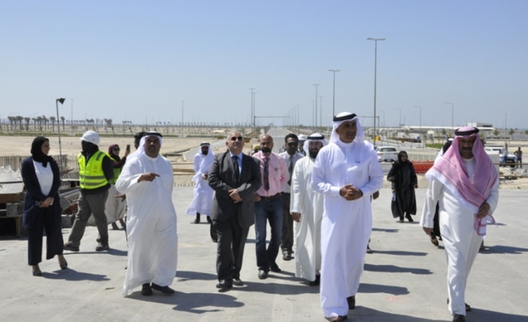 Bahrain minister inspects sites to construct 303 houses, 1402 flats Bahrain minister inspects sites to construct 303 houses, 1402 flats