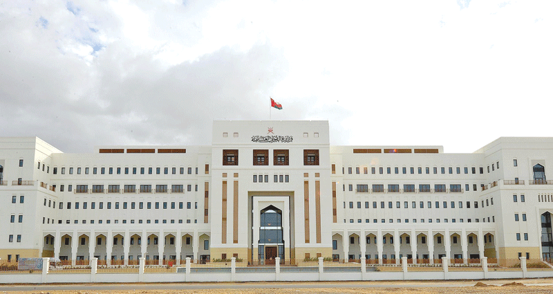 Oman ministry directs expats to stay at home after work Oman ministry directs expats to stay at home after work