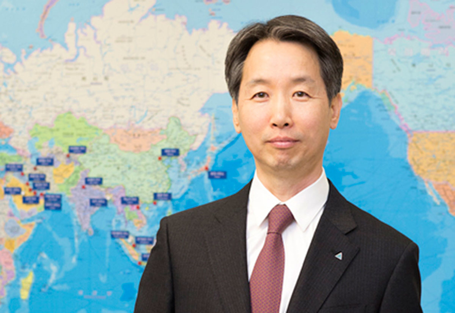 Dong-Wook Park is President & CEO, Hyundai Engineering & Construction (E&C) Dong-Wook Park is President & CEO, Hyundai Engineering & Construction (E&C)