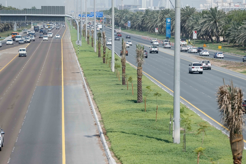 ADM carries out beautification on 31,800m2 of Arabian Gulf Street ADM carries out beautification on 31,800m2 of Arabian Gulf Street