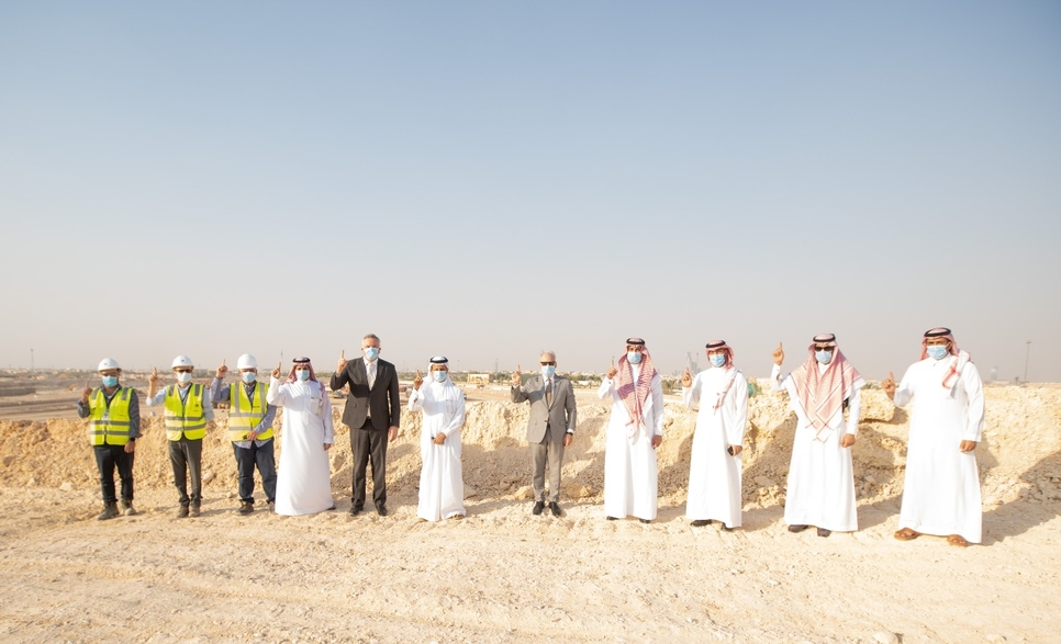 The minister reviewed the progress being made on the megaproject, alongwith other officials. The minister reviewed the progress being made on the megaproject, alongwith other officials.