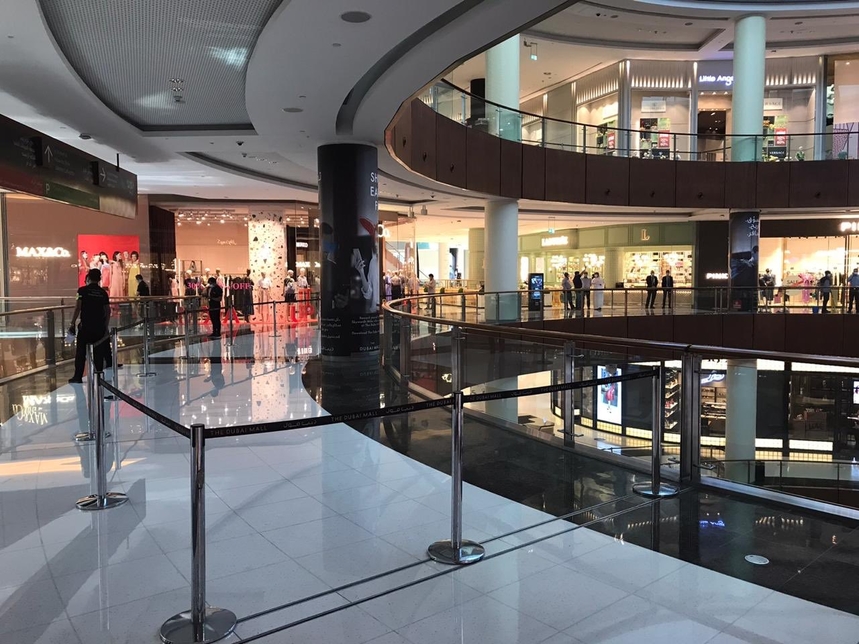 Dubai Mall restores partial ceiling damage Dubai Mall restores partial ceiling damage