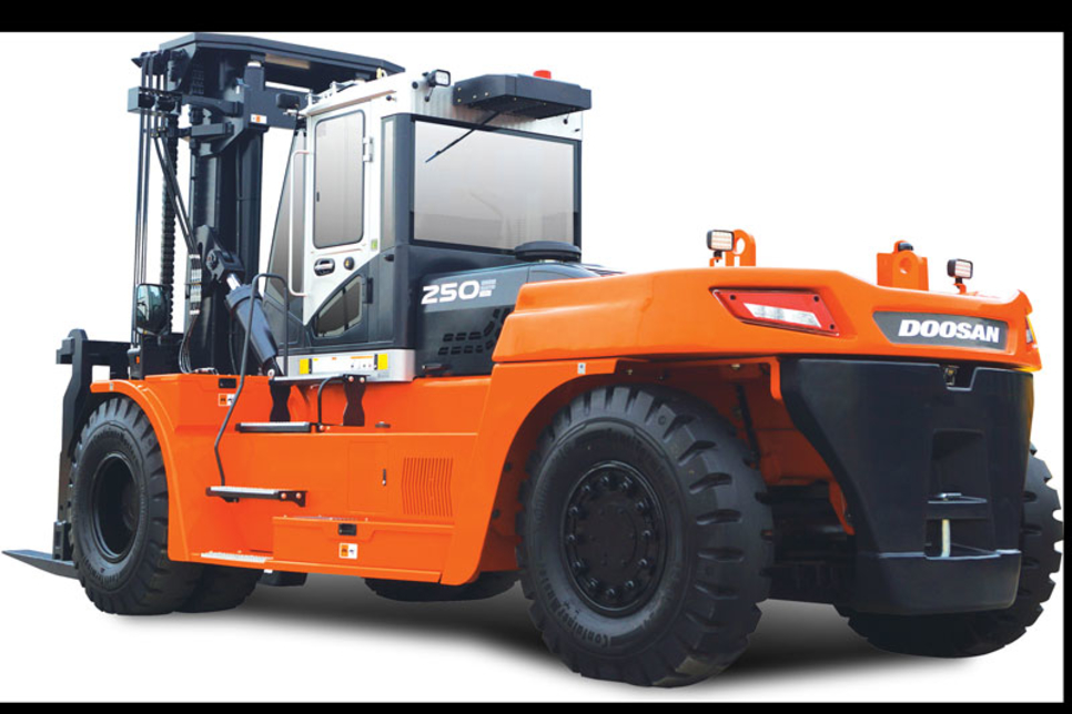 Doosan S Largest Ever Forklifts Enter Production Products And Services Construction Week Online